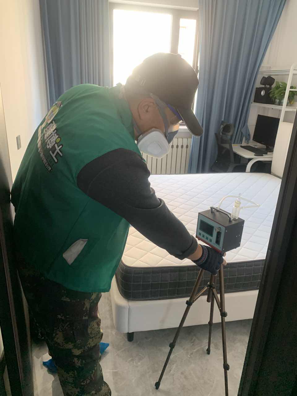 秦淮醛博士百和国际小区测甲醛 甲醛检测现场